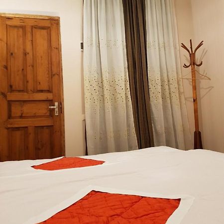 Tkhibuli Guest House Tqibuli ภายนอก รูปภาพ